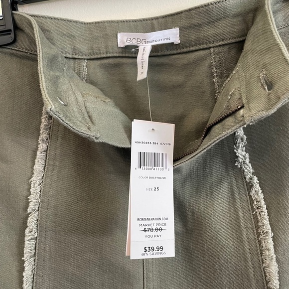 BCBGeneration skirt NWT - Picture 6 of 9